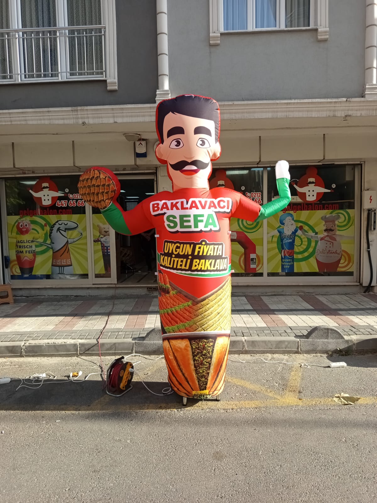 Baklavacı Örnek Gel Gel Reklam Balonu